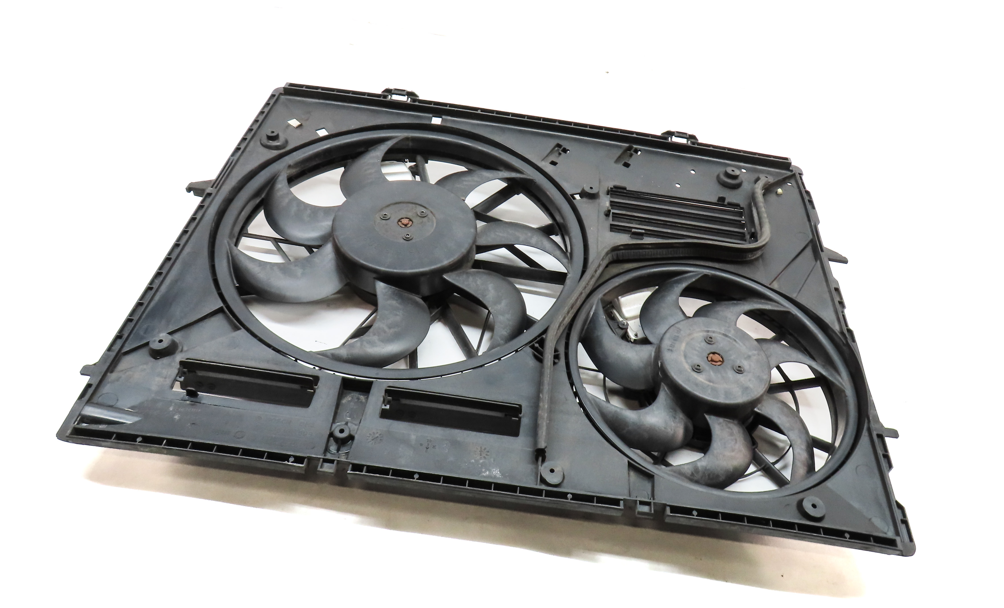 11-15 AUDI Q7 (4L) 3.0L ENGINE RADIATOR COOLING FAN (FOR MODELS w/ HITCH OPTION) — exact item pictured